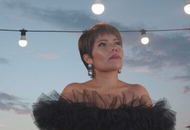 Susan Ochoa: «No me dejes sola», la nueva canción dedicada a las madres peruanas