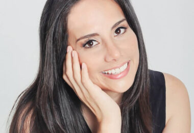 Artista peruana Paola Neyra Veliz lanza “Vivas Fuertes”