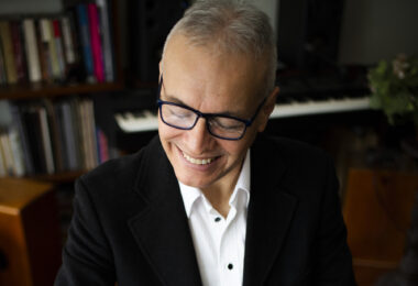 El gran pianista Pepe Céspedes lanza lo mejor de su repertorio en vinilo