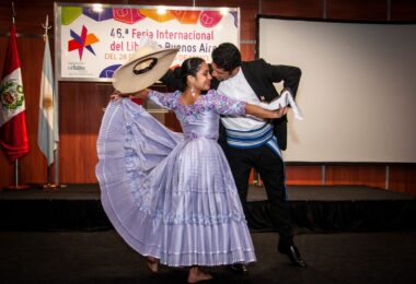 Con danzas y música se celebró el Día de Perú en la 46ª. Feria Internacional del Libro de Buenos Aires