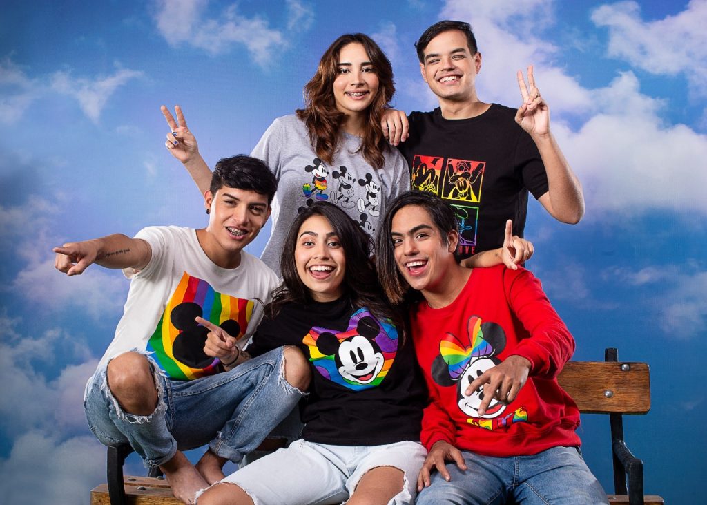 Colección Disney Pride: Ya se encuentra disponible la línea de poleras y polos inspirada en Mickey y Minnie Colección Disney Pride: Ya se encuentra disponible la línea de poleras y polos inspirada en Mickey y Minnie