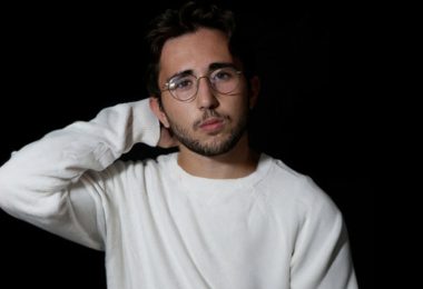VIDEO | JAMES HERRERA lanza su nuevo sencillo «VAHO»