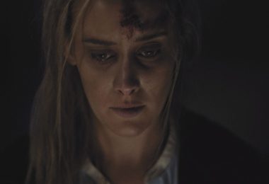 VIDEO | “SOMBRAS SINIESTRAS”: El terror se apodera de los cines este 13 de abril