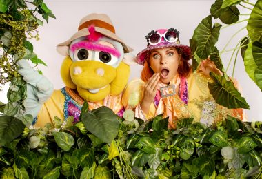 Karina y Timoteo regresan en un espectáculo circense para salvar el Mundo de los Insectos
