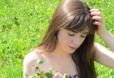 VIDEO | Kristina Lachaga lanza su nuevo sencillo «Love You More», una oda al amor en crecimiento