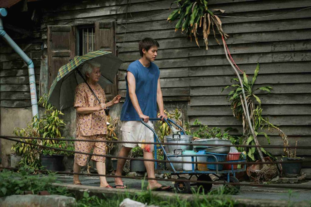 «Cómo ser millonario antes que muera la abuela»: el drama tailandés que conquista corazones