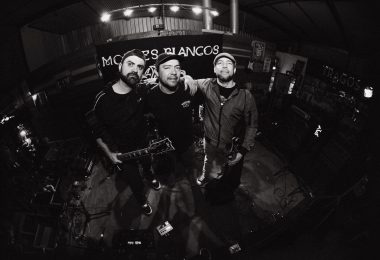 Monjes Blancos presenta su single «El Velo», un llamado a despertar en un mundo de apariencias.