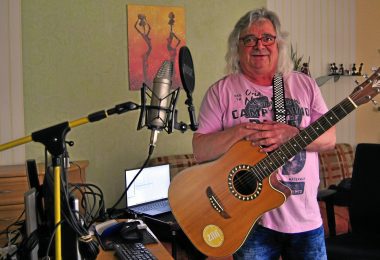 VIDEO | Zilli Henneberg presenta «Friede in der Welt»: una sátira musical sobre la paz y la desigualdad