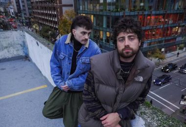 VIDEO | Ato-Mik lanza «Meant For You», un tema que fusiona géneros y captura emociones profundas