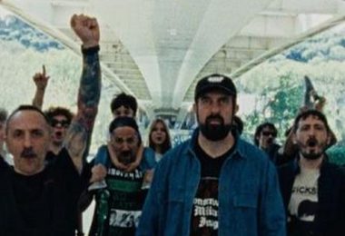 Feldspar lanza el impactante sencillo «What Makes Us Stay?»