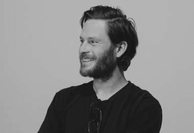 Casey Frazier presenta «The Singer»: un homenaje a la vida del músico