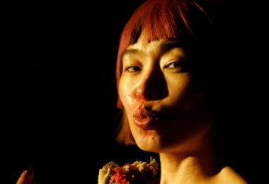 Emergency Tiara regresa con el EP «Custom Made» y lanza el sencillo «Yum»