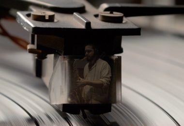 VIDEO | Una Lengua Infinita lanza «El Último Disco», una oda nostálgica al vinilo