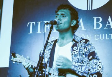 VIDEO | «Millas»: Alon Voy y su ukulele nos llevan en un viaje emocional único