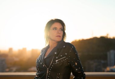 VIDEO | Von Dippel, la «Baronesa del Rock», presenta su nuevo sencillo «Forasteros»