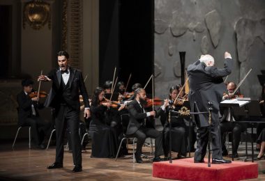Jonathan Tetelman deslumbró en su debut en el Teatro Municipal de Lima Jonathan Tetelman deslumbró en su debut en el Teatro Municipal de Lima