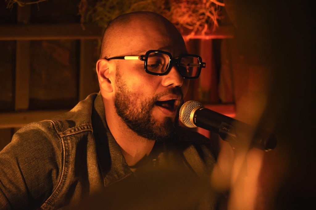 VIDEO | Jhorman Zapata, el Caballero de la Canción Latina, invita a “Sal a la Calle” en su nuevo sencillo VIDEO | Jhorman Zapata, el Caballero de la Canción Latina, invita a “Sal a la Calle” en su nuevo sencillo