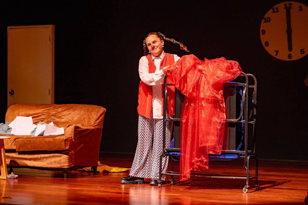 Daniela Ayaipoma regresa con “Entre Sueños”, un viaje íntimo de clown y emoción en el Británico Cultural Daniela Ayaipoma regresa con “Entre Sueños”, un viaje íntimo de clown y emoción en el Británico Cultural