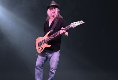 VIDEO | Ash Fault Jungle lanza “Electric Nights”, un himno de amistad y diversión con esencia del Hair Metal