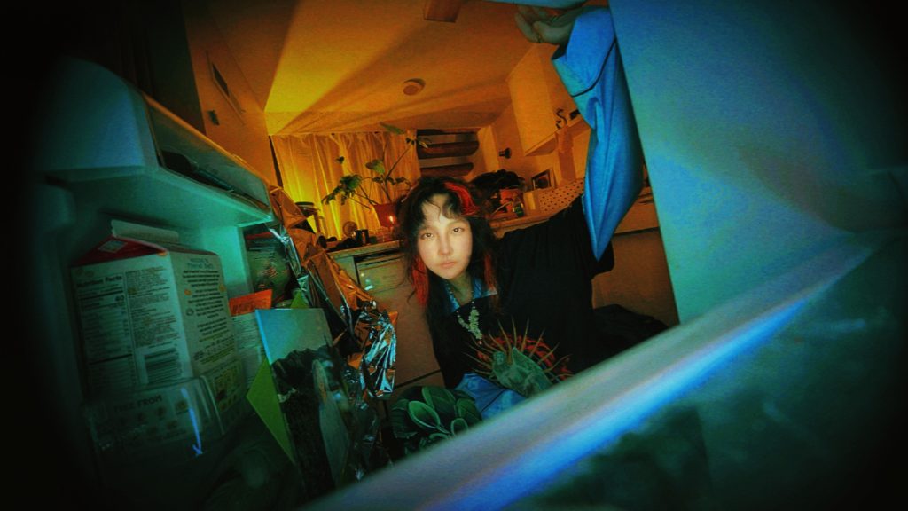 VIDEO | Psyclo lanza «Everybody Sucks», un himno de autenticidad y autoafirmación