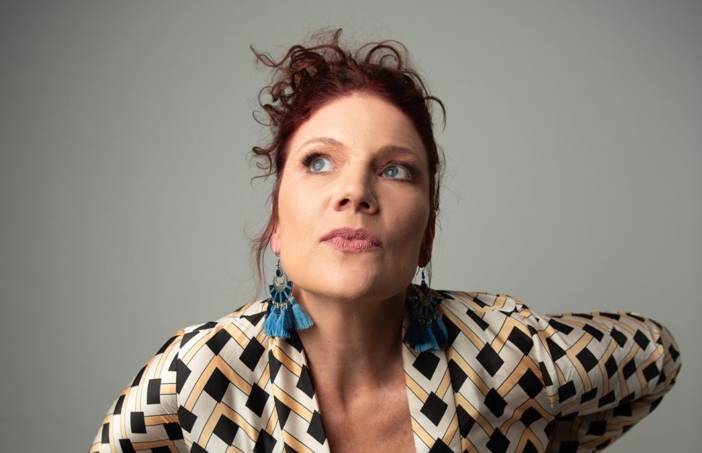 Camille Miller lanza “Dream On (With You)”: una emotiva celebración del amor y la conexión