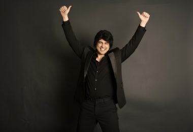 Óscar Gayoso regresa a los escenarios con un show renovado y lleno de humor