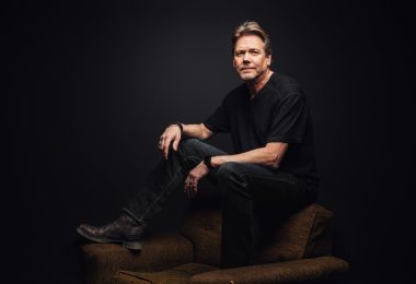 Howard Gripp consolidó su ascenso en 2025 con “Love Rewrote My Story”, un himno de fe y transformación desde el rock cristiano