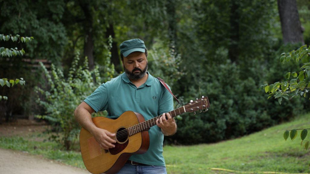 Rudi D estrenó “Cigarrillos y helados”, un single onírico que adelanta su álbum Motor dos tempos Rudi D estrenó “Cigarrillos y helados”, un single onírico que adelanta su álbum Motor dos tempos