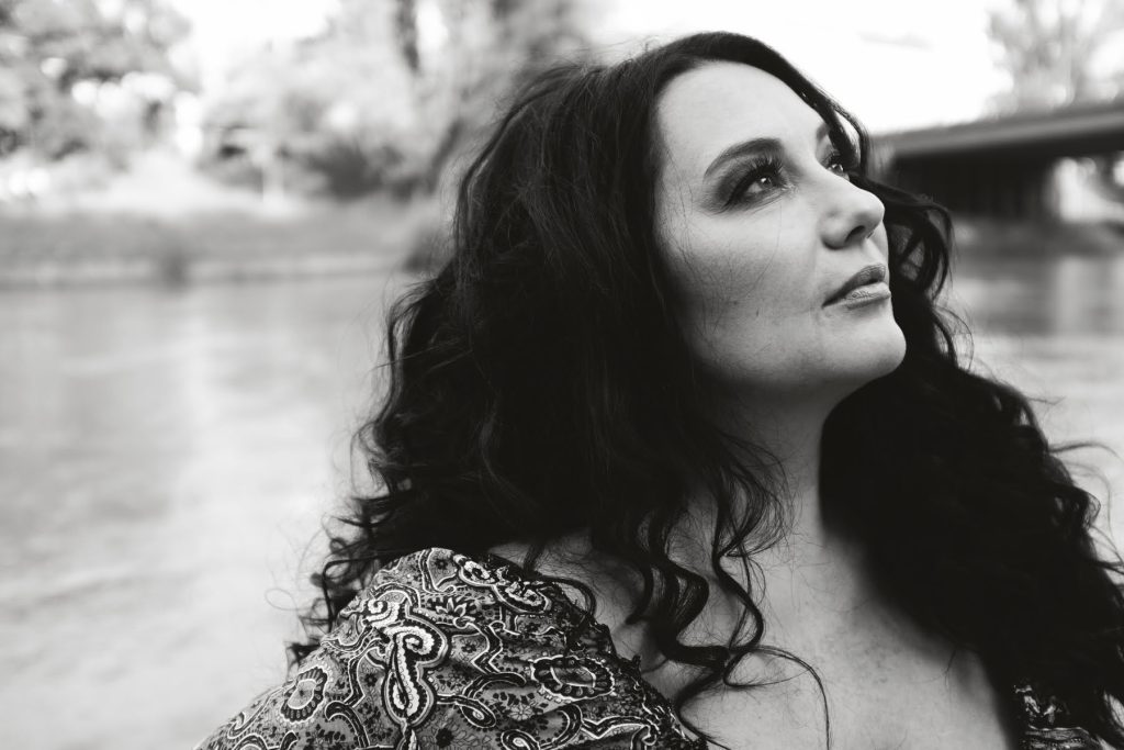 VIDEO | LEELAH SKY consolida su etapa pop-soul con “Easier”, un single sobre sanar después del dolor VIDEO | LEELAH SKY consolida su etapa pop-soul con “Easier”, un single sobre sanar después del dolor