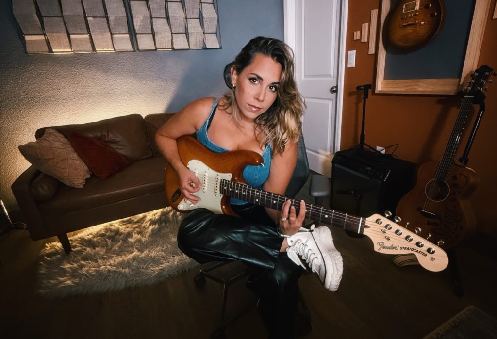 VIDEO | Teff debuta en la bachata con “Modo Avión”, un single sobre desamor, autocuidado y empoderamiento personal
