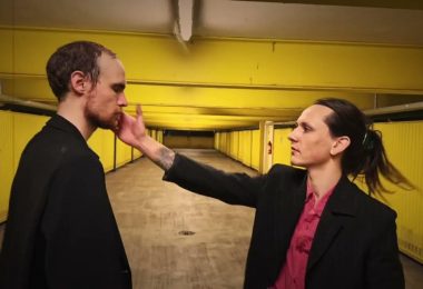VIDEO | Die Grübelkeit estrena “Im Garagenhof”, un single de indietrónica con espíritu NNDW