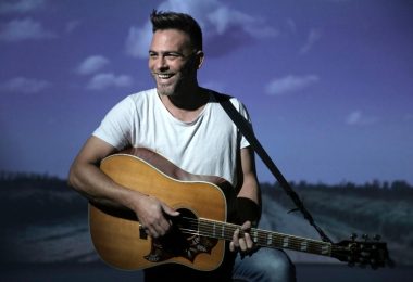 VIDEO | Bruno Lippi presenta “Robo” y reafirma su camino en el rock-pop tras más de 15 años de trayectoria
