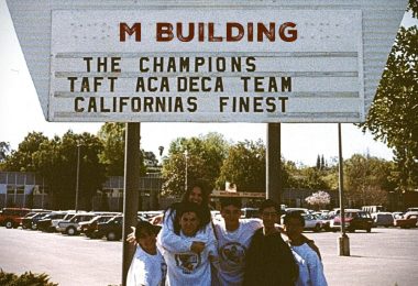 Alpaca-in-Chief transforma los recuerdos universitarios en una emotiva pieza indie con su sencillo “M Building”