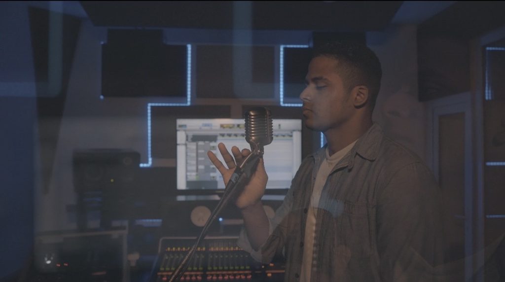 Gabriel Marks impulsa nuevamente su sencillo «Hay un lugar», una canción de adoración nacida desde la fe Gabriel Marks impulsa nuevamente su sencillo «Hay un lugar», una canción de adoración nacida desde la fe