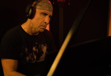 Billy Ray Norris explora el dolor de la traición en la emotiva balada acústica “Did Forever Pass Away”