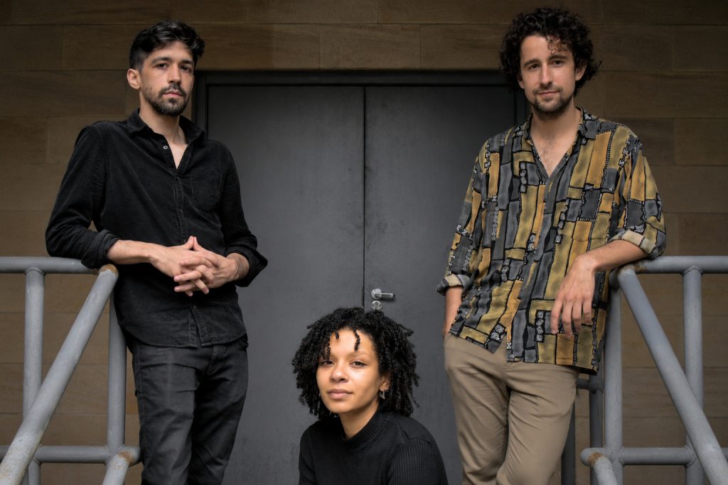 Backroom Gossip transforma las emociones ocultas en una historia sonora con su sencillo «Letdown»