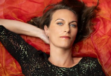 VIDEO | Danielle Schroeder estrena «When All Is Torn», un nuevo capítulo de Later Is Here