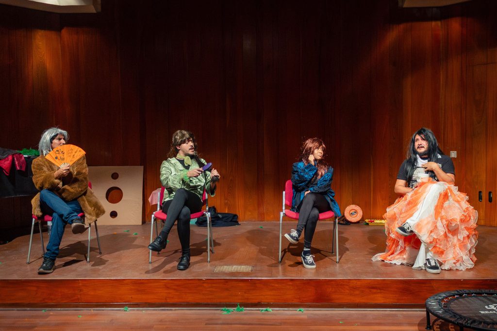 Pánico Escénico Teatro presenta la segunda temporada de “Trampolín”, una premiada comedia que transforma el humor en una mirada crítica sobre el poder Pánico Escénico Teatro presenta la segunda temporada de “Trampolín”, una premiada comedia que transforma el humor en una mirada crítica sobre el poder