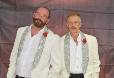Suited and Booted demuestra que el movimiento no tiene edad con “Never Too Old to Thrust”