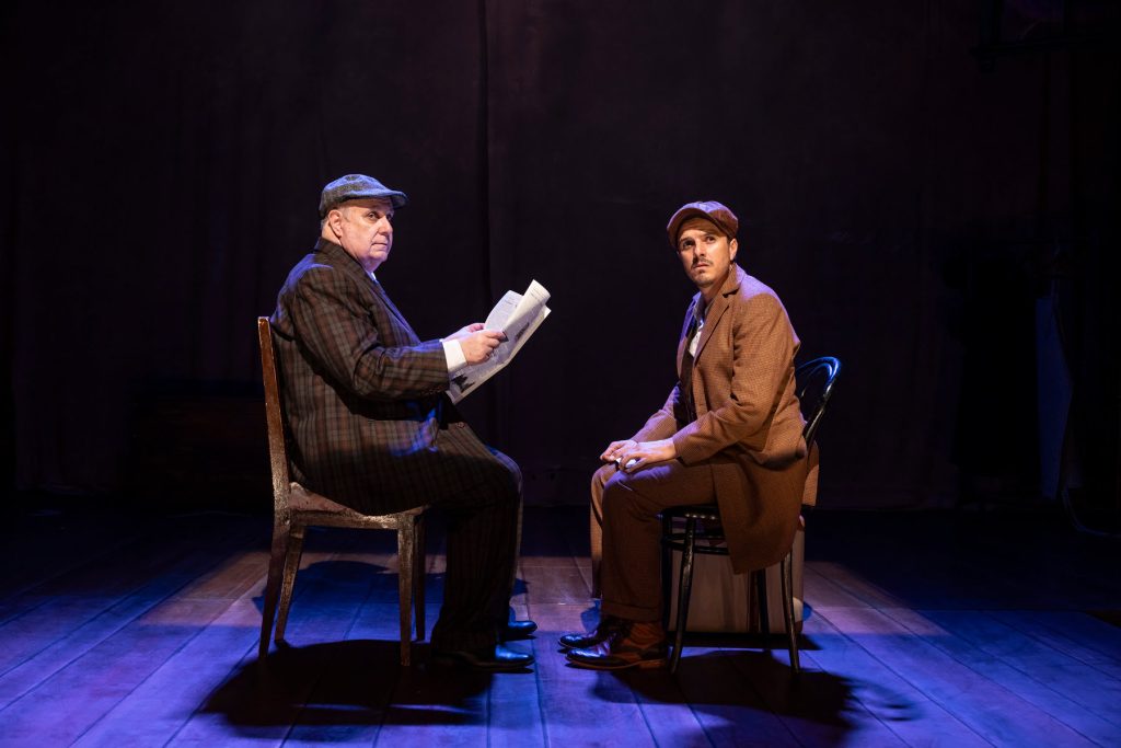 Alberto Isola y Nicolás Galindo protagonizan el clásico de suspenso “La mujer de negro” en el Teatro Británico Alberto Isola y Nicolás Galindo protagonizan el clásico de suspenso “La mujer de negro” en el Teatro Británico