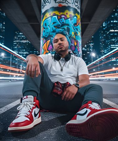 JoweeH recupera la energía del new jack swing en “Once a Month (Just Tell Me)” JoweeH recupera la energía del new jack swing en “Once a Month (Just Tell Me)”